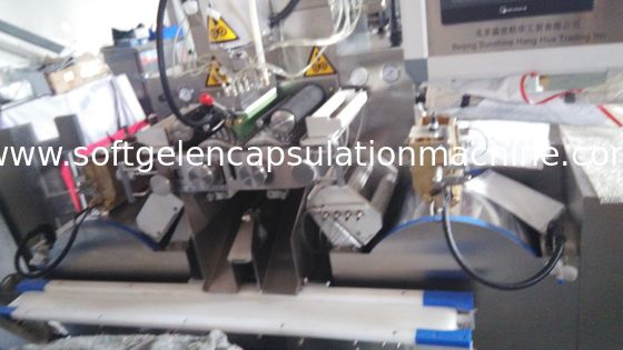 machine médicale d'encapsulation de Softgel de la large échelle 20kw pour la production de softgel et de painball avec le PLC et l'écran tactile