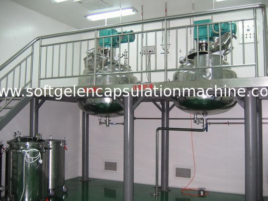 L'eau posée de fabrication de la machine trois de capsule baignent le réservoir d'alimentation de gélatine