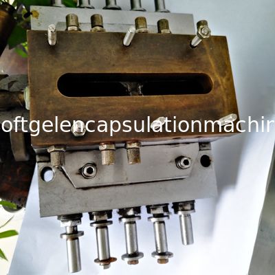 Machine de fabrication de Paintball de haute précision petite échelle de 4 pouces pour le CE mou de capsule