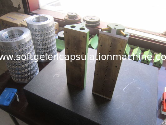 La matrice de usinage de Paintball de moule de capsule de Softgel de haute précision roulent réglable tournent la vitesse
